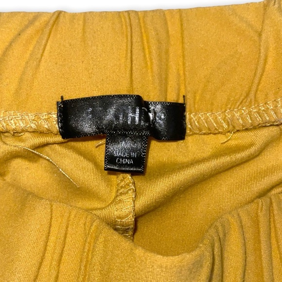 Feathers Womans Fleece-Lined Yellow White Striped High Waist Cropped Leggings - Picture 12 of 15